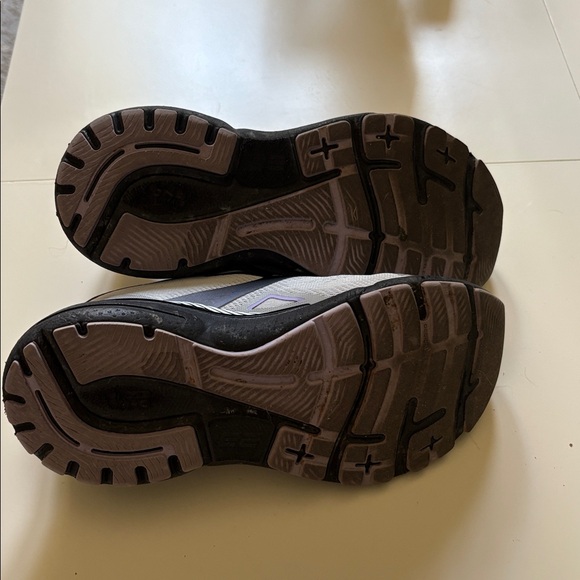 Brooks Adrenaline GTS Grey/Black/Purple women’s size 7.5 in good condition. - Picture 6 of 6